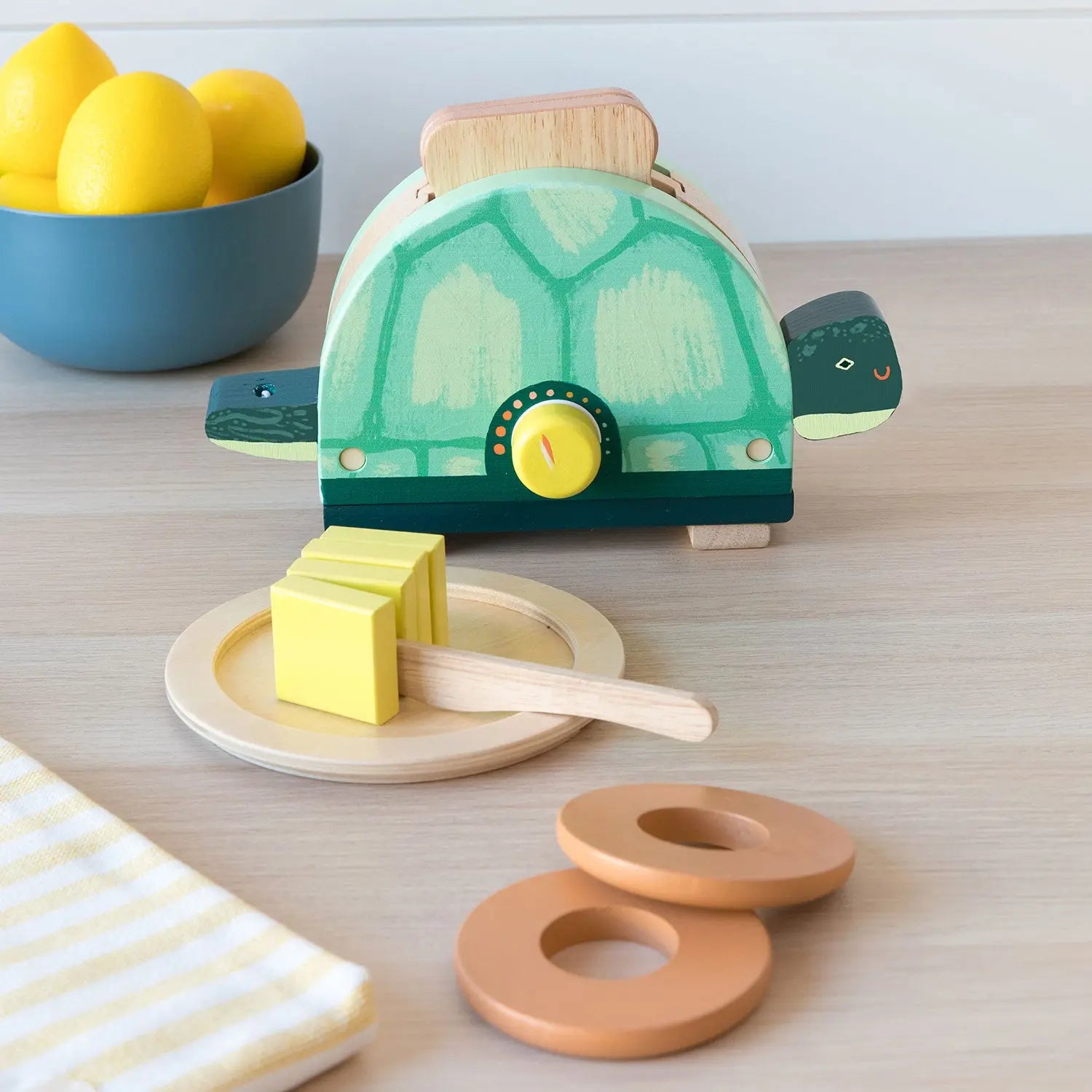 Toasty Turtle wood toy pretend play set – Manhattan Toy